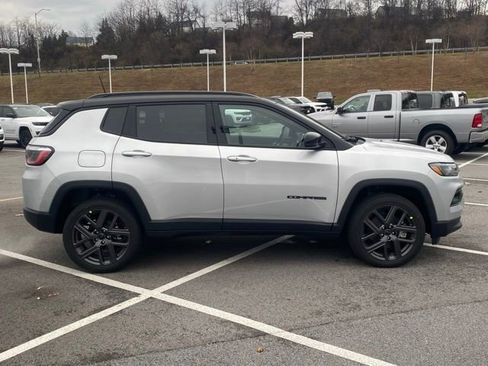 New 2026 Jeep Compass Limited AWD/4WD image 9