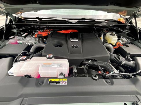 New 2026 Toyota Tundra Platinum image 14