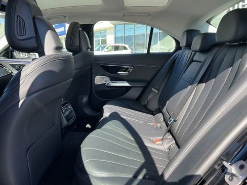 Used 2024 Mercedes-Benz E 350 4MATIC Sedan image 12