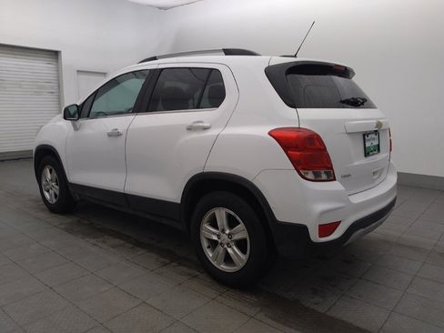 Used 2020 Chevrolet Trax LT w/ LT Convenience Package FWD image 3
