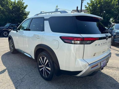 Used 2023 Nissan Pathfinder Platinum w/ Cargo Package AWD/4WD image 3