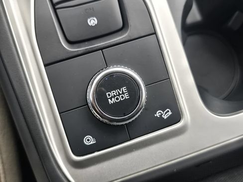 Used 2023 Ford Explorer 4WD image 6
