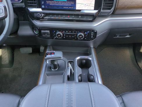 Used 2025 Chevrolet Silverado 1500 High Country RWD image 18