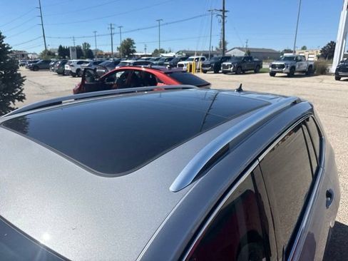 Used 2023 Volkswagen Tiguan SE w/ Panoramic Sunroof Package AWD/4WD image 10