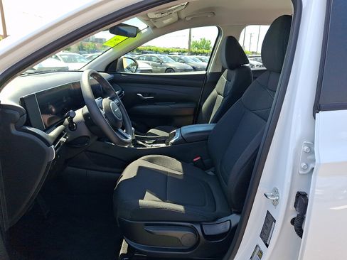 Used 2025 Hyundai Tucson SE AWD/4WD image 13