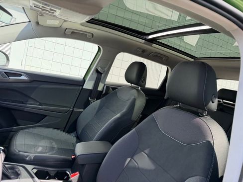 New 2026 Volkswagen Taos SE FWD image 17