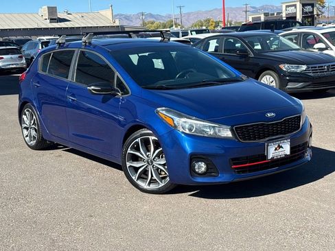 Used 2017 Kia Forte SX image 1