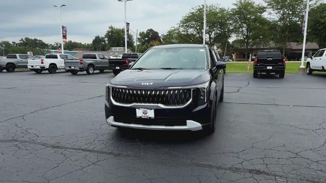 Used 2026 Kia Carnival FWD image 3