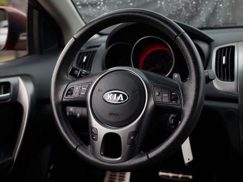 Used 2011 Kia Forte Koup SX FWD image 31