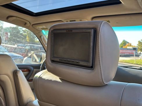 Used 2005 Lexus LX 470 4WD image 33