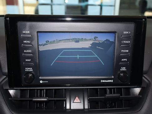 Used 2021 Toyota RAV4 XLE AWD/4WD image 25