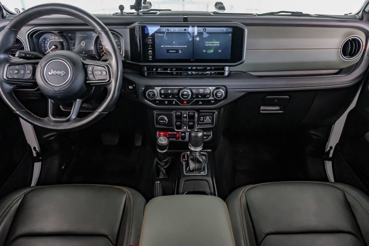 Used 2024 Jeep Gladiator Mojave w/ Convenience Group AWD/4WD image 13