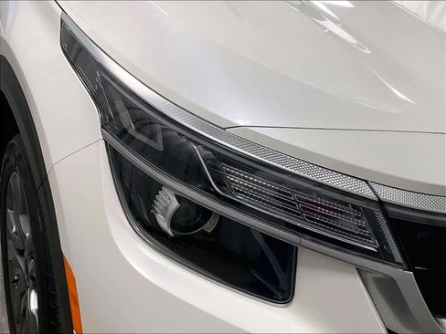 Used 2023 Kia Seltos S w/ Navigation Package image 32