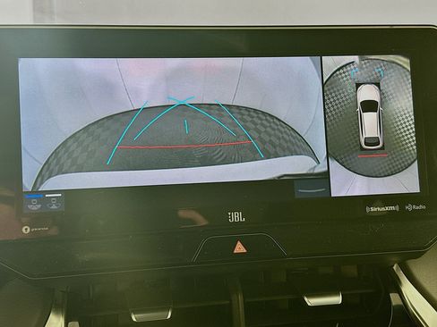 Used 2021 Toyota Venza Limited image 23