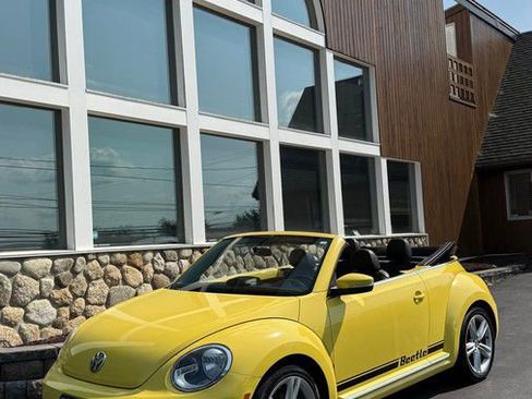 Used 2014 Volkswagen Beetle TDI image 30