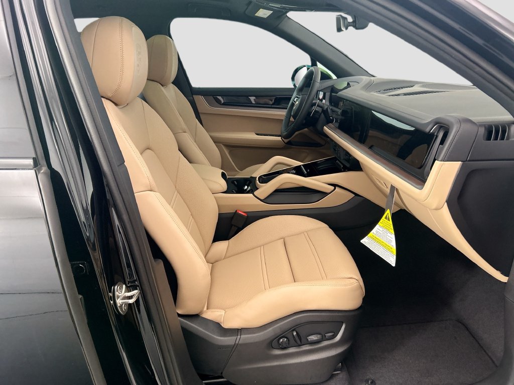 Used 2026 Porsche Cayenne AWD/4WD image 21