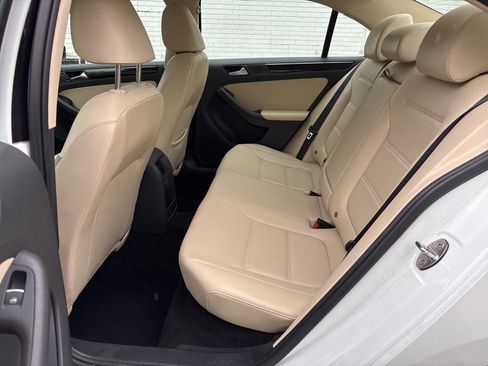 Used 2017 Volkswagen Jetta SEL FWD image 13