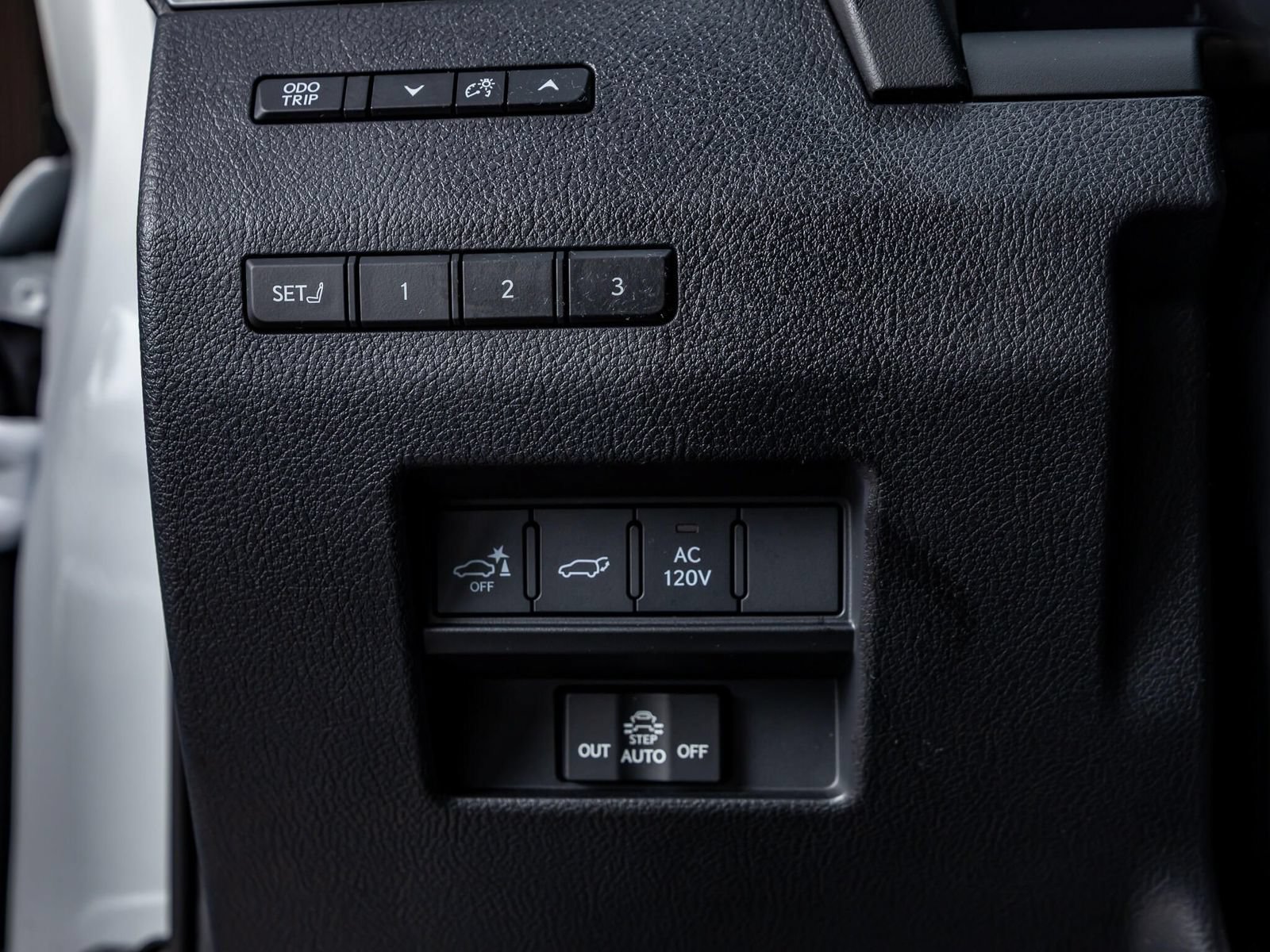 Used 2025 Lexus GX 550 w/ Accessory Package (31) AWD/4WD image 22