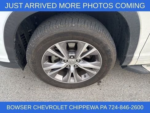 Used 2014 Toyota Highlander XLE image 2
