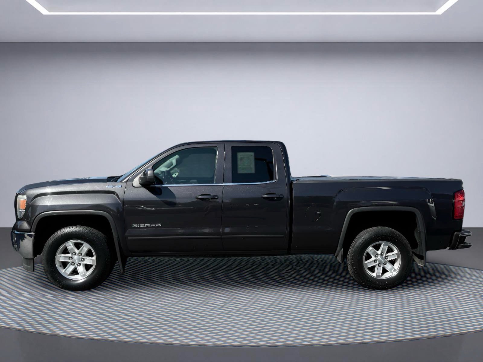 Used 2015 GMC Sierra 1500 SLE w/ SLE Value Package AWD/4WD image 3