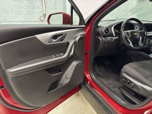 Used 2020 Chevrolet Blazer LT image 12