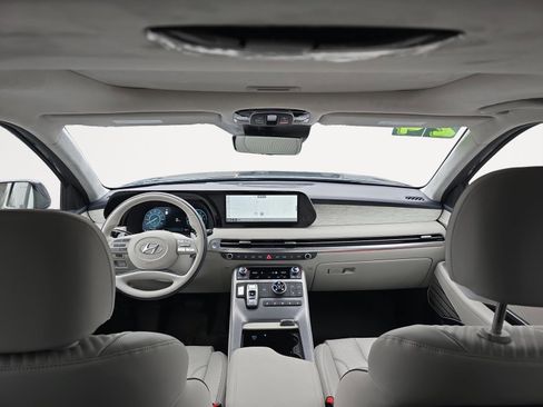 Used 2024 Hyundai Palisade Calligraphy image 16