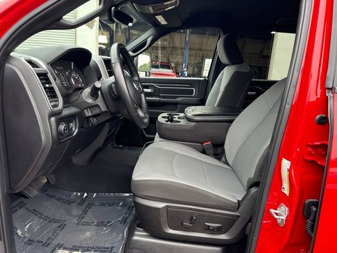 Used 2024 RAM 2500 Big Horn w/ Bed Utility Group image 9