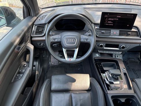 Used 2024 Audi Q5 e Premium Plus w/ Premium Plus Package AWD/4WD image 4