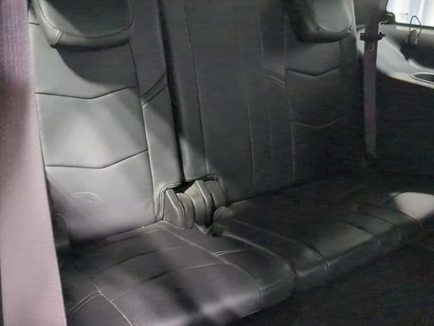 Used 2015 Cadillac Escalade Platinum image 36