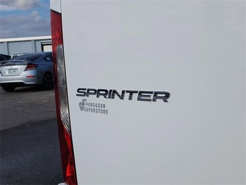 Used 2022 Mercedes-Benz Sprinter 2500 image 6