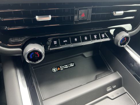 New 2026 Chevrolet Tahoe Premier w/ Sun And Tow Package image 27