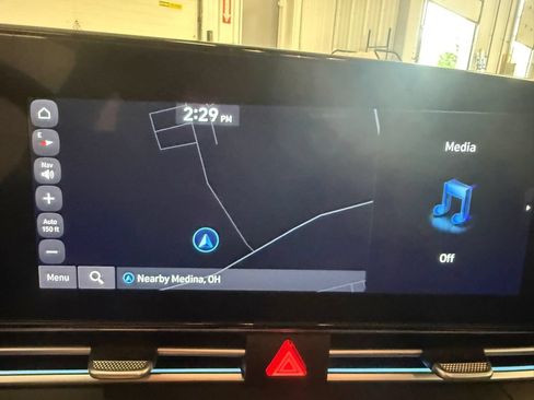 Used 2024 Hyundai Elantra SEL FWD image 36