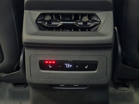 New 2025 Audi A6 e-tron Premium Plus image 18