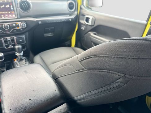 Used 2023 Jeep Wrangler Unlimited w/ Sun & Screen Package AWD/4WD image 25