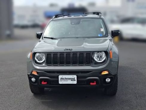 Used 2023 Jeep Renegade Trailhawk AWD/4WD image 4