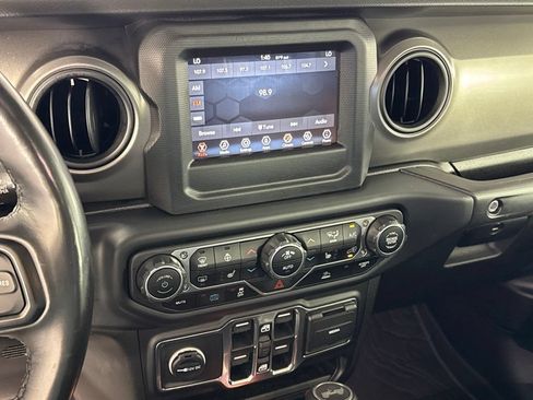 Used 2023 Jeep Wrangler Unlimited w/ Cold Weather Group AWD/4WD image 22