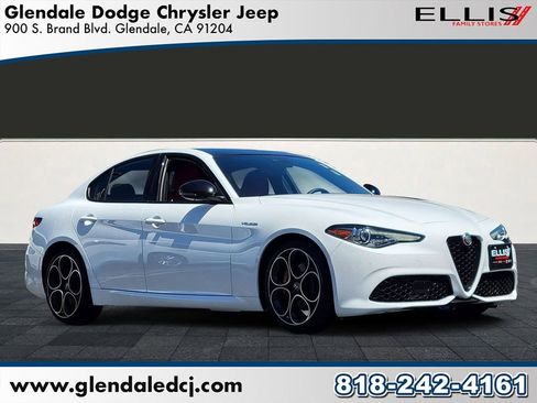 Used 2022 Alfa Romeo Giulia Veloce RWD image 1