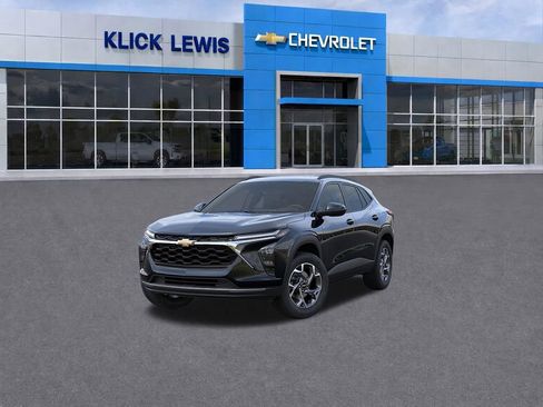 New 2026 Chevrolet Trax LT w/ LT Convenience Package FWD image 8