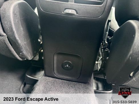 Used 2023 Ford Escape Active AWD/4WD image 37