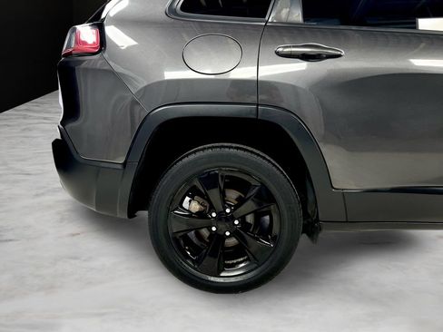Used 2020 Jeep Cherokee Latitude Plus FWD image 34