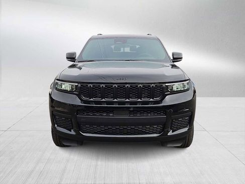 New 2025 Jeep Grand Cherokee L Laredo image 3