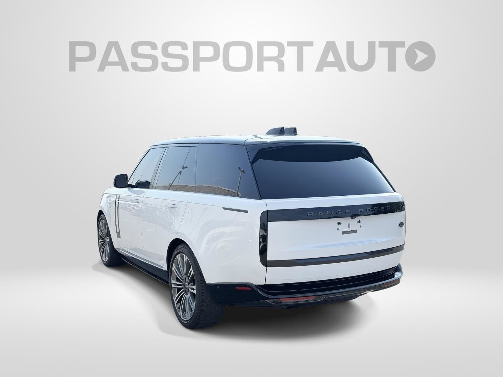 Used 2023 Land Rover Range Rover SE AWD/4WD image 4