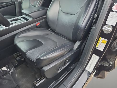 Used 2022 Ford Edge Titanium image 13