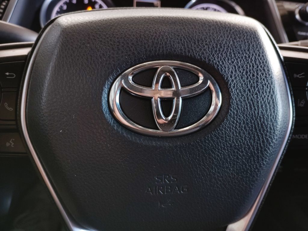 Used 2019 Toyota Camry SE w/ Carpet Mat Package FWD image 25