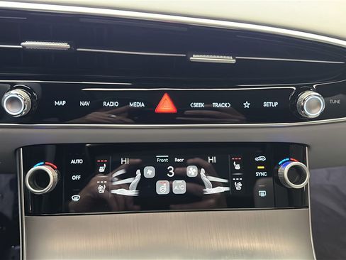 New 2026 Genesis GV70 2.5T Advanced AWD/4WD image 25