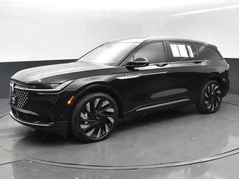 Used 2024 Lincoln Nautilus Reserve w/ Equipment Group 202A image 1