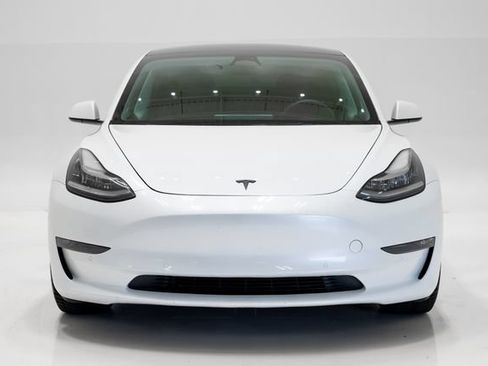 Used 2022 Tesla Model 3 Long Range AWD/4WD image 4