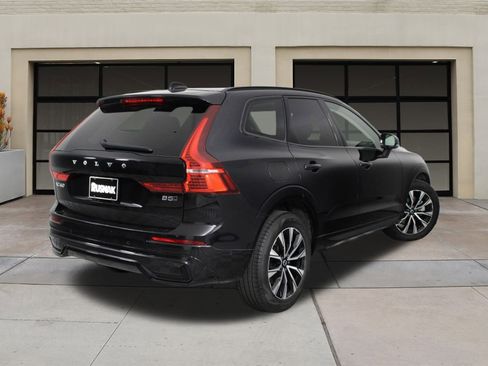 Certified 2025 Volvo XC60 B5 Plus image 4