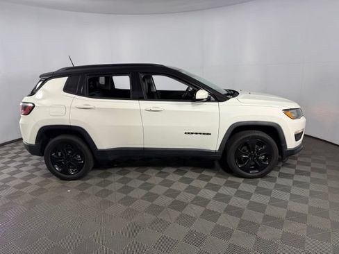 Used 2018 Jeep Compass Latitude w/ Popular Equipment Group AWD/4WD image 11