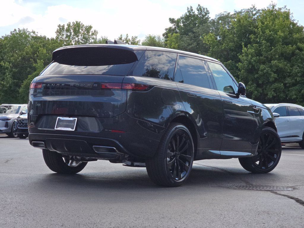 New 2026 Land Rover Range Rover Sport Dynamic SE AWD/4WD image 6